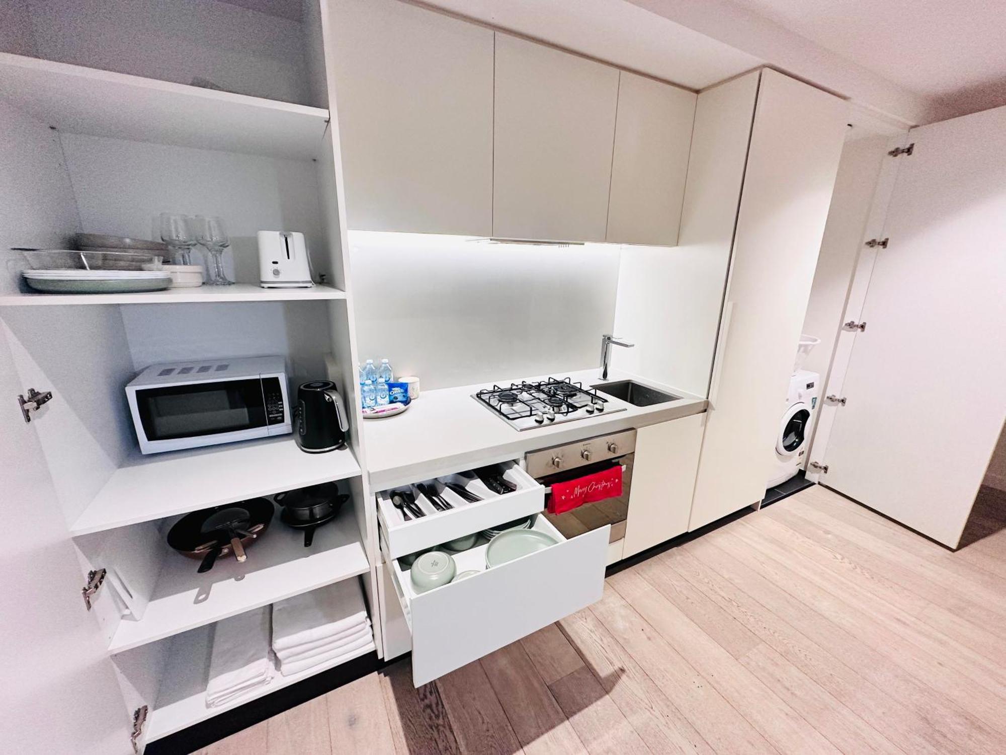 Melbourne Cbd Empire Apartment Esterno foto